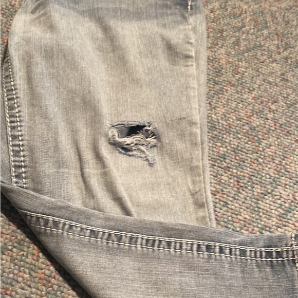 Denim Capri’s 18 inch flat waist measurement - Picture 7 of 8